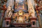 Église Saint-Nicolas (Kostel sv. Mikuláše), un autel secondaire, Malá Strana, Prague, Czech Republic.