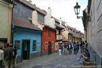 Promenade dans la Ruelle d'Or, Zlata Ulicka, (Prazsky Hrad), Prague, Czech Republic.