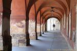 Hradčany, les arcades de la rue Loretanska, Prague, Czech Republic.