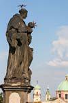 Karluv Most, Pont Charles, statue de Saint Antoine de Padoue, Prague, Czech Republic.