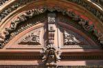 Ancien Hôtel de ville, détail des sculptures sur bois du porche, (Staroměstské náměstí), Prague, Czech Republic.