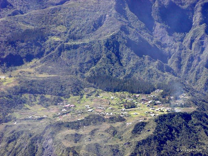 Islet New, Mafate (view from the peak Maïdo) - Reunion