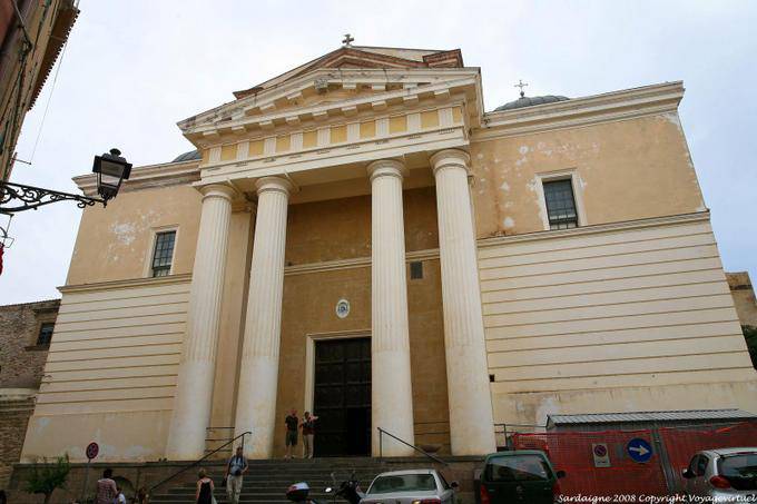 Alghero, Cathedral of Santa Maria, the neoclassical facade - Sardinia