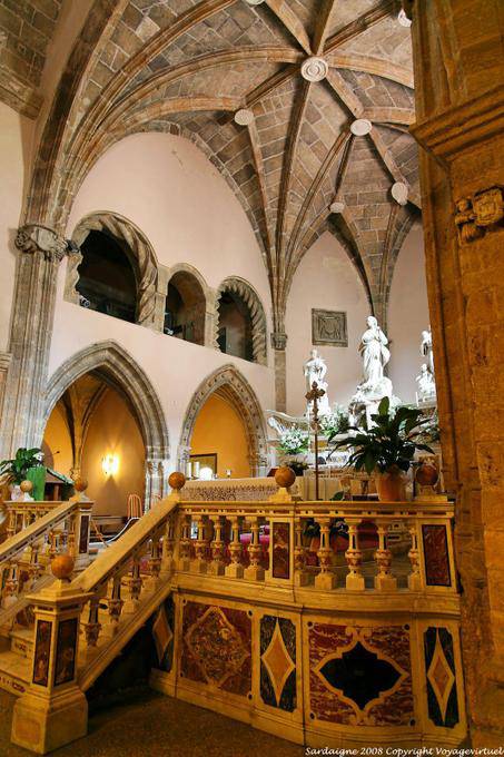 Alghero, Church of San Francesco, beside the altar - Sardinia