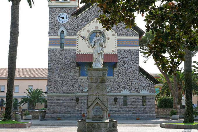 Statue of Virgin Mary on the outside of the church Cristo Redentore, Arborea - Sardinia