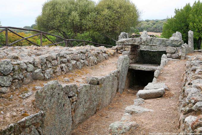 Ancient wall, Arzachena Li Lolghi - Sardinia