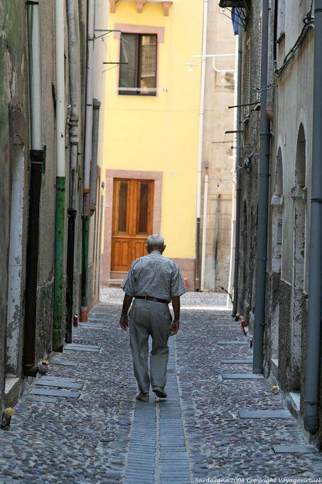 Bosa old Sarde in an alley - Sardinia