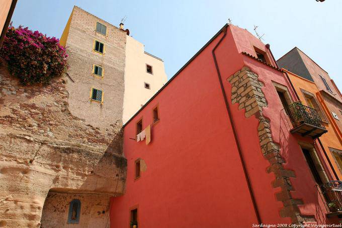 Bosa, via San Ignazio, building setback - Sardinia