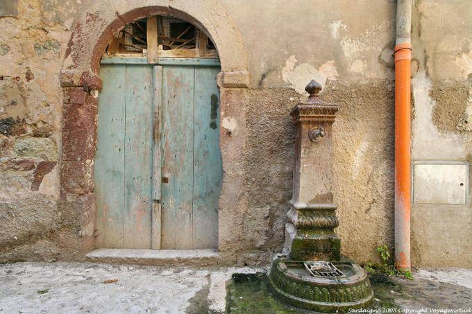 Bosa, Vicolo della Scuda Street Fountain - Sardinia