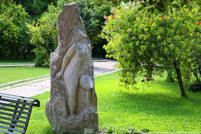 Chiaramonti statue in the park Vacca Giorgio - Sardinia