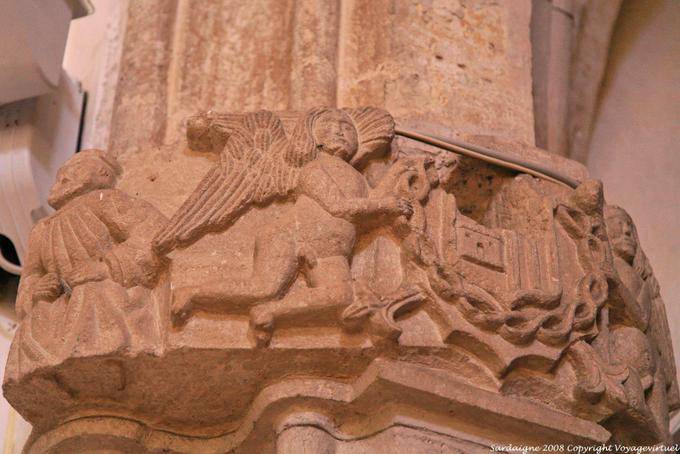 Cossoine Chiesa di Santa Chiara, angel on pillar - Sardinia
