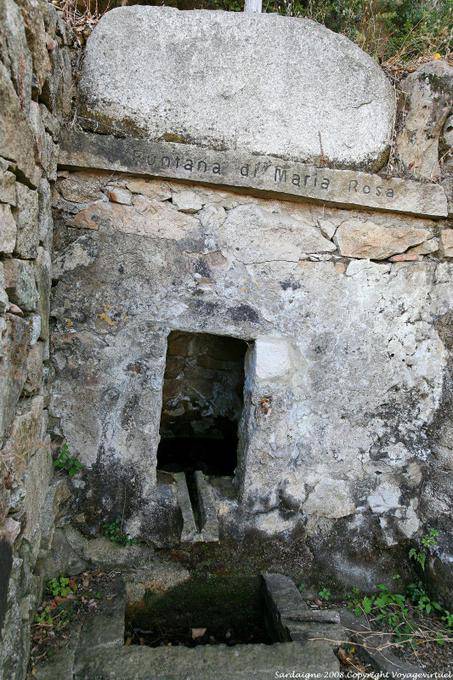 Luogosanto, Fontana di Maria Rosa - Sardinia