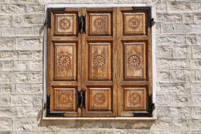 Luras, carved wooden shutters - Sardinia
