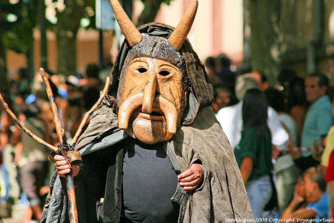 Nuoro, Festa del Redentore, Bundu di Orani, wooden mask - Sardinia