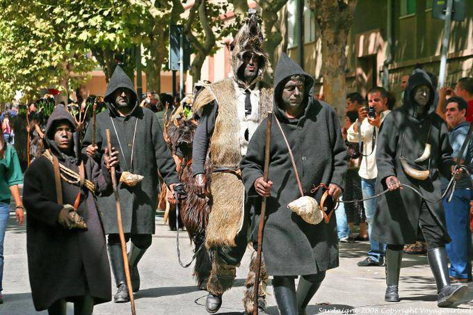 Nuoro, Festa del Redentore, Barbagia hunters, man boar - Sardinia