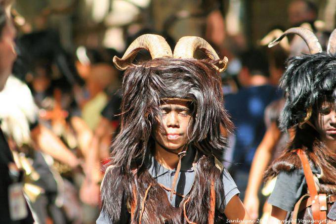 Nuoro, Festa del Redentore, Mamutzones Antigos Samugheo horns - Sardinia