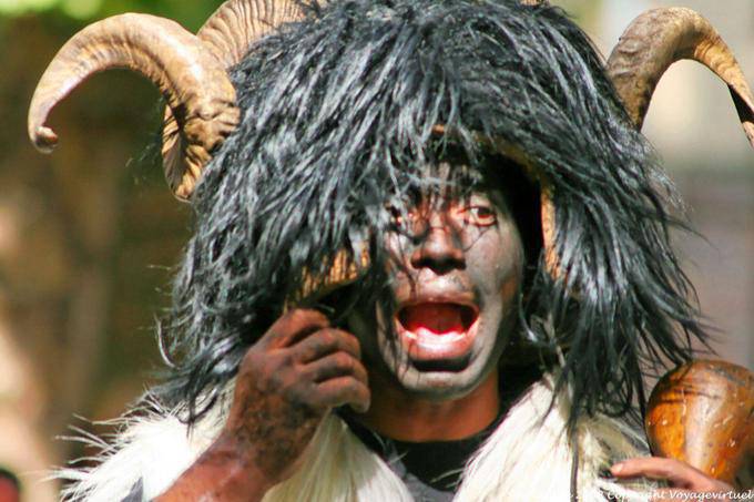 Nuoro, Festa del Redentore, Mamutzones Antigos Samugheo cry of the beast - Sardinia