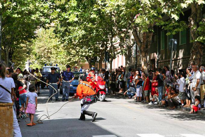 Nuoro, Festa del Redentore, Maschere Mamoiada being taken - Sardinia