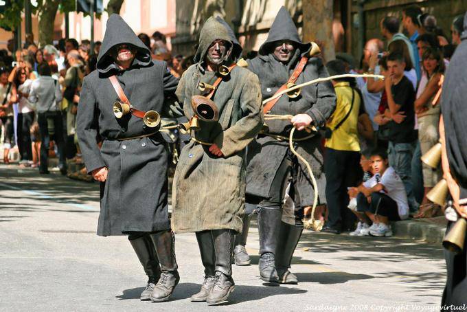 Nuoro, Festa del Redentore, Barbagia minors, trio dance - Sardinia