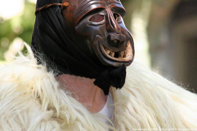 Nuoro, Festa del Redentore, sos Merdules Bezzos of Otzana, sparse teeth - Sardinia