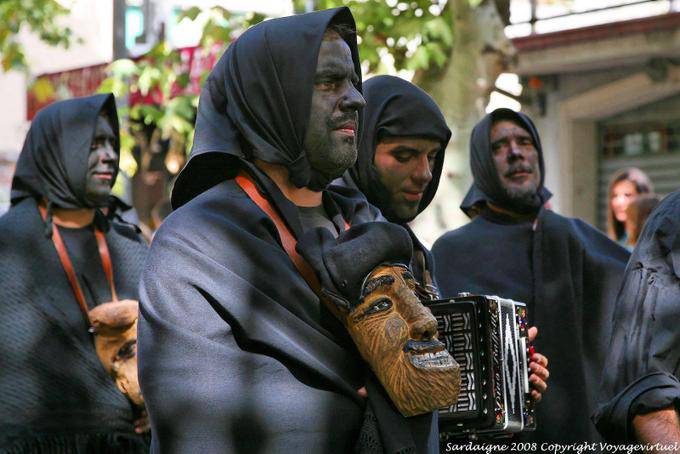 Nuoro, Festa del Redentore, knew Harrasempre Lodinesu, accordionist - Sardinia