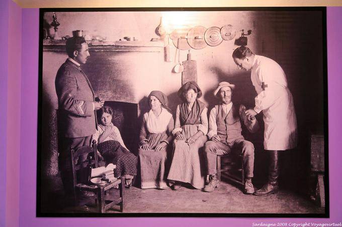 Nuoro Museum, family care - Sardinia