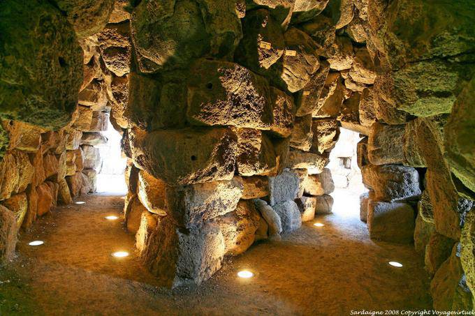 Nuraghe Santu Antine, indoor maze - Sardinia