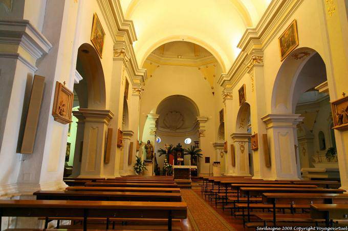 Orosei Chiesa San Giacomo, the nave - Sardinia