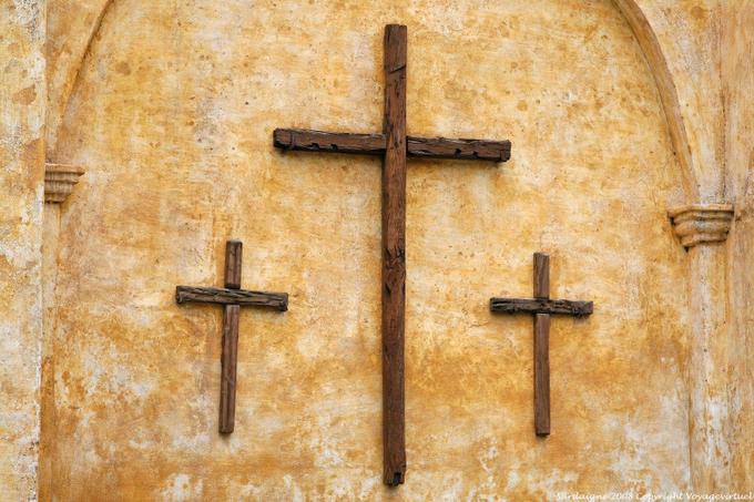 Orosei, Cross Chiesa Sas Animas, via Nazionale - Sardinia