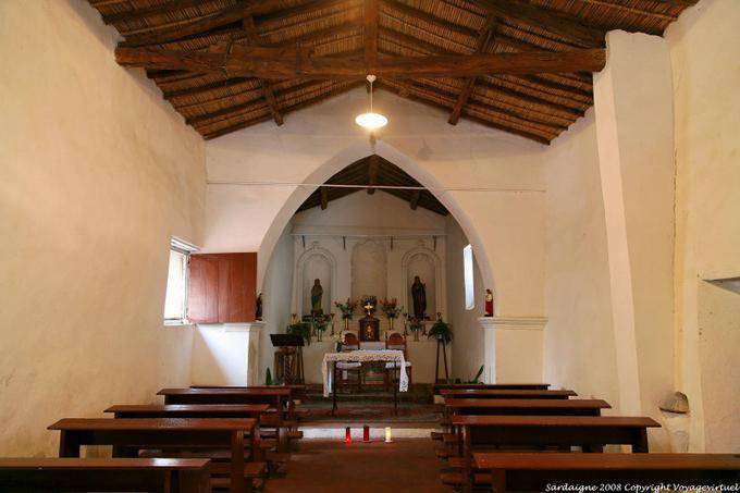 Orosei, a small church nave - Sardinia