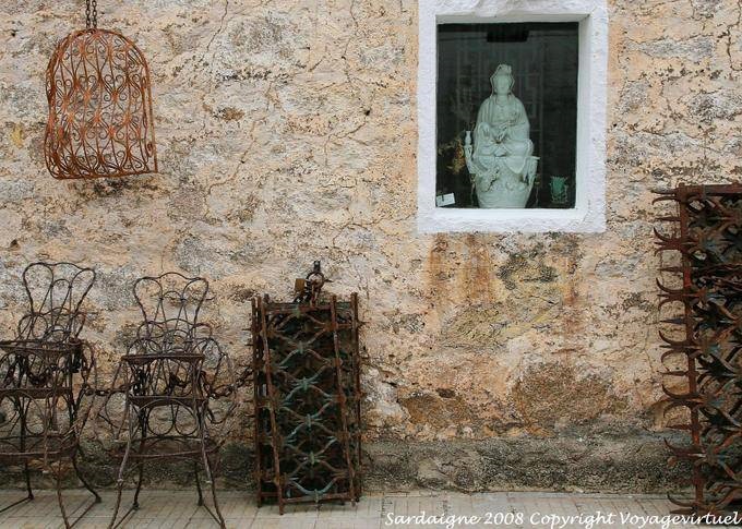 San Pantaleo, antiques via Caprera - Sardinia