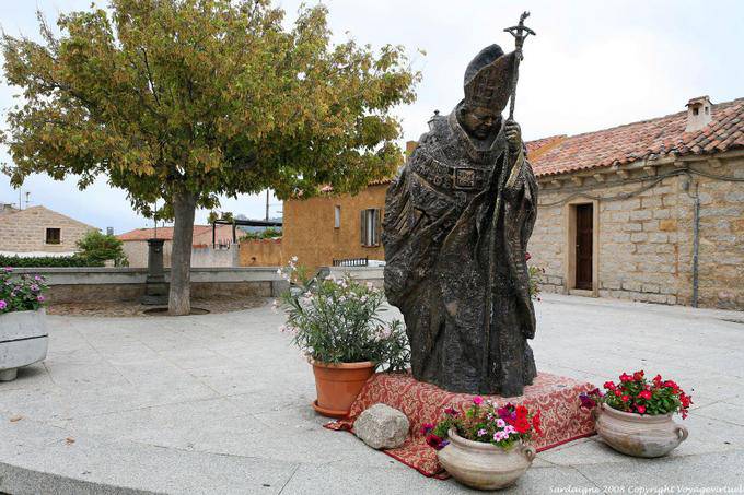 San Pantaleo, statue of John XXIII - Sardinia