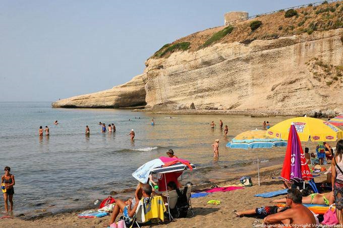 Santa Caterina di Pittinuri, beach and cliffs of white limestone - Sardinia