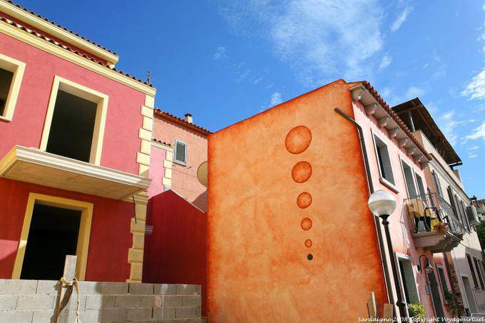 Colors on houses, Santa Teresa di Gallura, Via del Mare - Sardinia