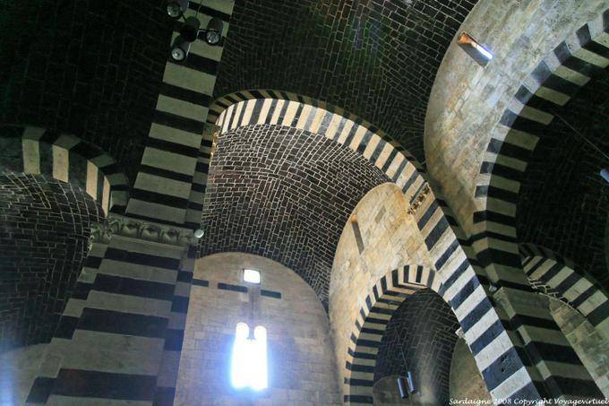 Thiesi, Church of San Pietro di Sorres light on the vault - Sardinia