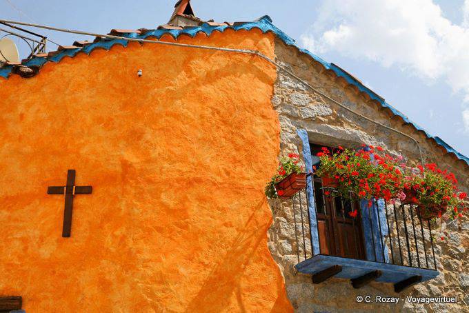 Fonni, wall colors - Sardinia