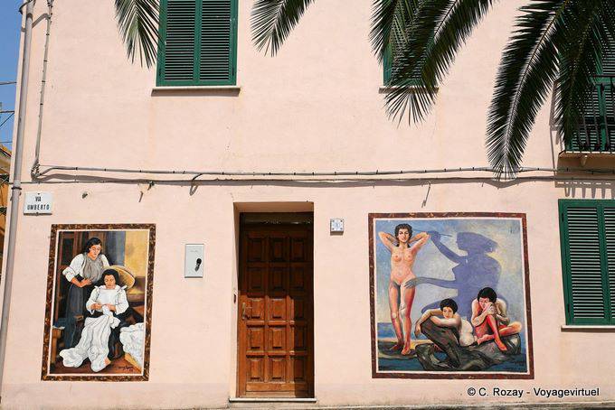 Romana, art nudes and sewing, murals of Via Umberto - Sardinia