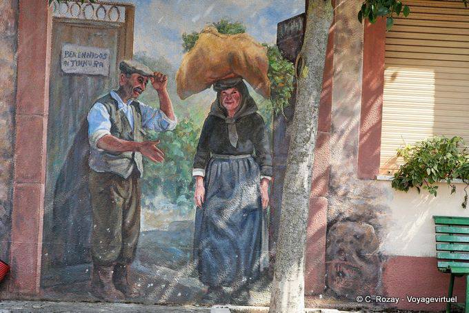 Tinnura, Benvennidos the peasant couple, murals - Sardinia