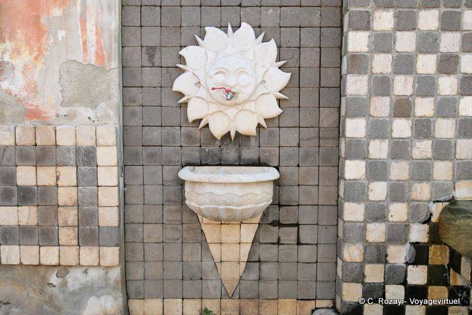 Tinnura, sink sun fountain Zodiac - Sardinia