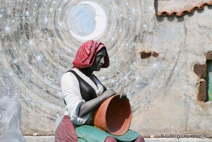 Tinnura, Piazza del Sole, Statue of worker asphodel - Sardinia
