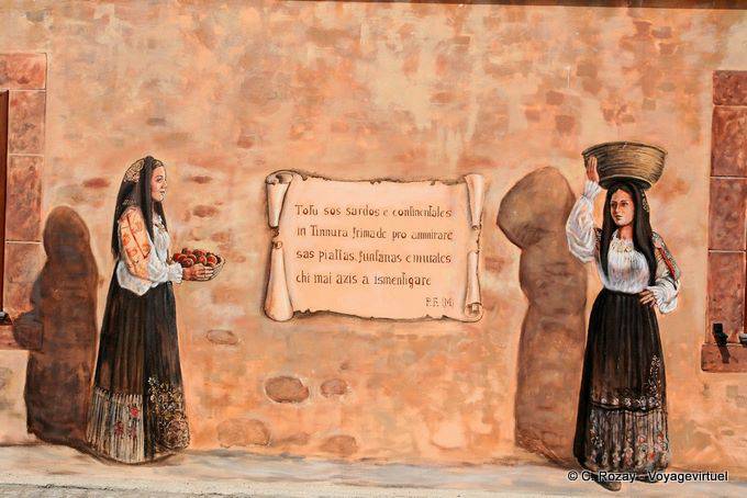 All Sardinian and mainland come to admire Tinnura, murals - Sardinia