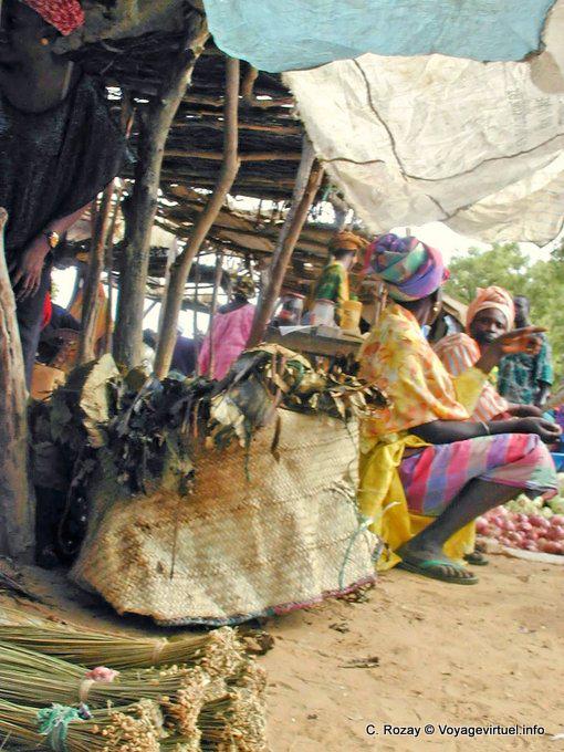 Palabrant merchant market Foundiougne - Senegal