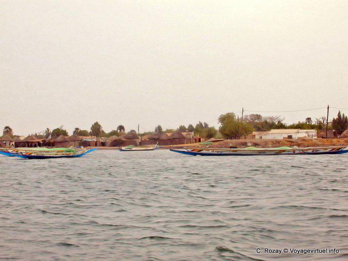 The arrival at the small port of the river - Senegal