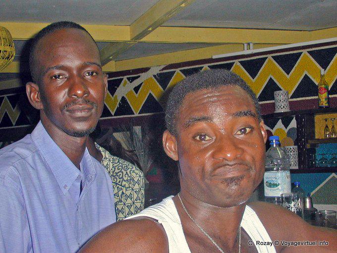 Moderator at the bar after the dance (hotel Foundiougne) - Senegal