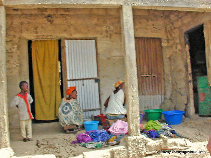 Scene laundry by hand - Senegal