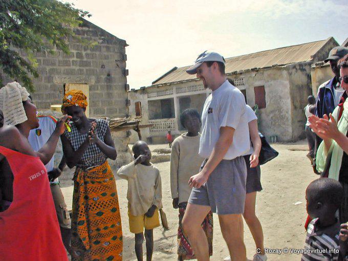 Tourist dance, indigenous fun - Senegal