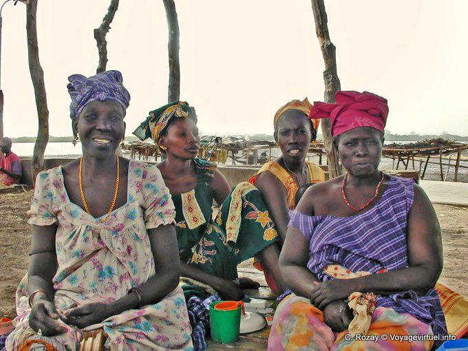 Square boubou women in a village in Sine-Saloum - Senegal