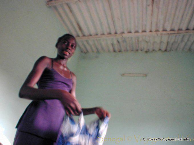 Fitting under the corrugated iron - Senegal