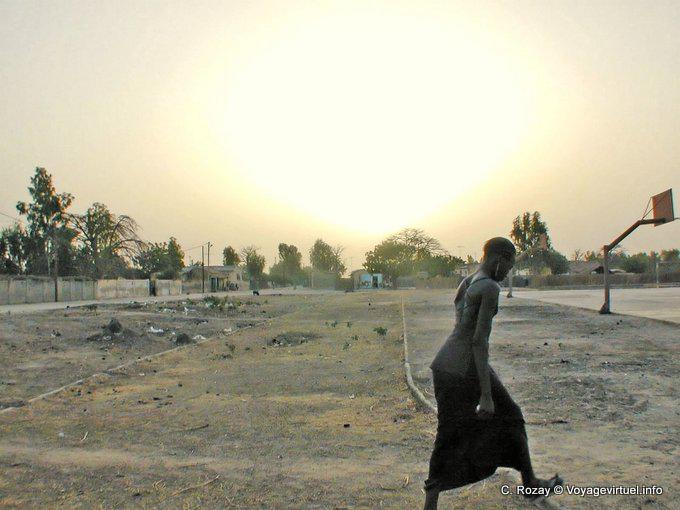 Passage under the winter sun, Foundiougne - Senegal