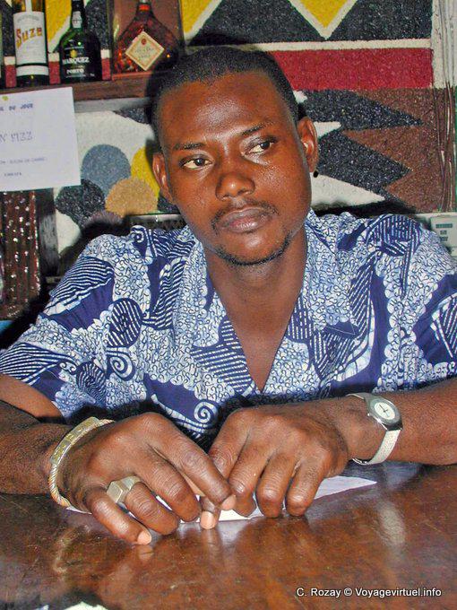 The attentive bartender (hotel Foundiougne) - Senegal